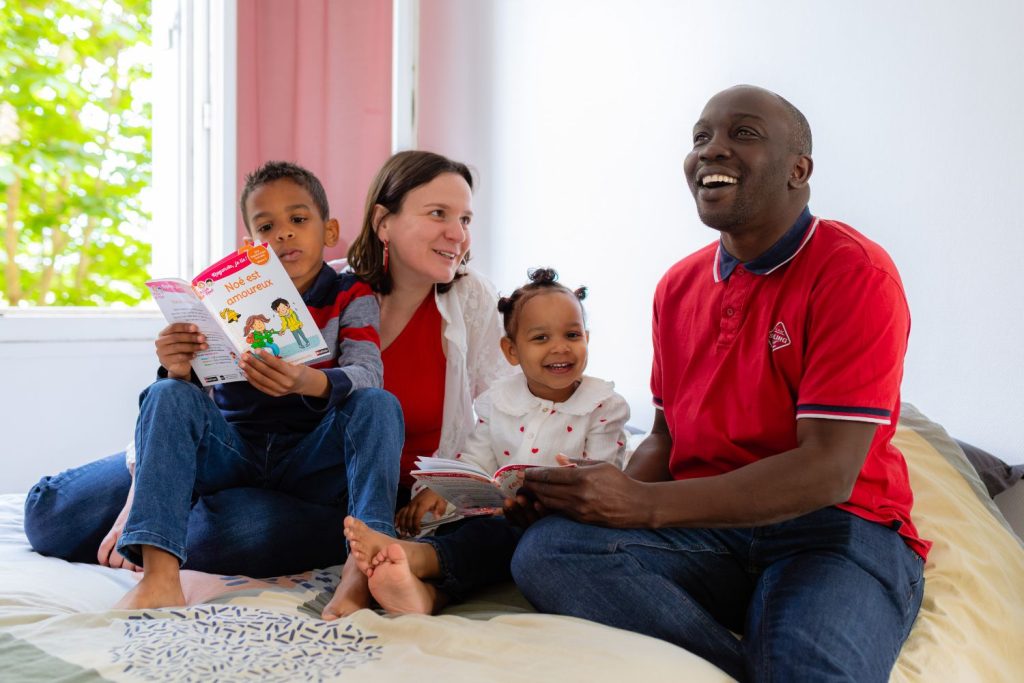 parens et enfants complices
